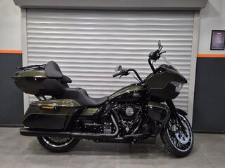 2026 Harley-Davidson Road Glide Limited, чёрный, 4850000 рублей, вид 2
