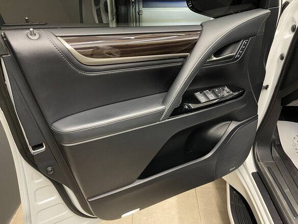 2018 Lexus LX 570 III Рестайлинг 2, белый - вид 12