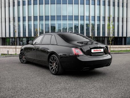 2023 Rolls-Royce Ghost Black Badge II (Series I), чёрный, 33500000 рублей, вид 4