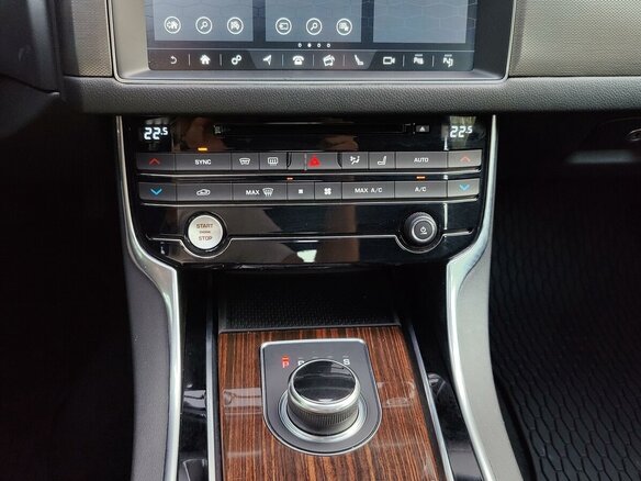 2016 Jaguar XF II, белый, 3500000 рублей - вид 13
