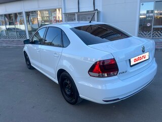 2015 Volkswagen Polo V Рестайлинг, белый, 800000 рублей, вид 5