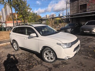 2013 Mitsubishi Outlander III, белый, 1050000 рублей, вид 1