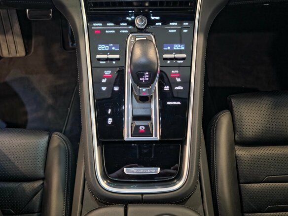 2021 Porsche Panamera 4S E-Hybrid II Рестайлинг, фиолетовый, 9900000 рублей - вид 14