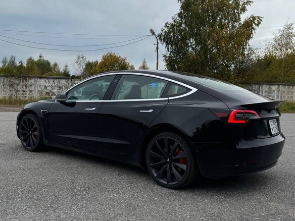 2018 Tesla Model 3 Performance I, чёрный - вид 5