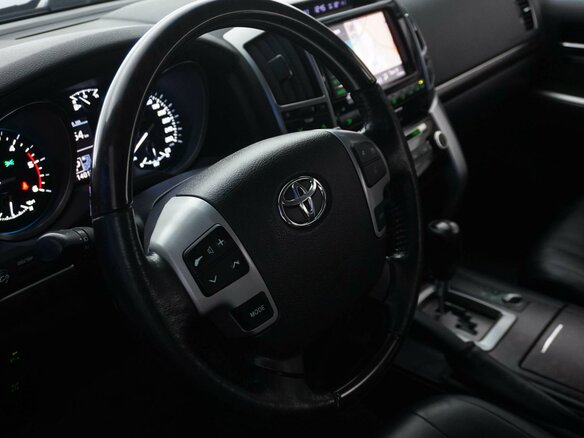 2013 Toyota Land Cruiser 200 Series Рестайлинг 1, чёрный, 4577088 рублей - вид 11