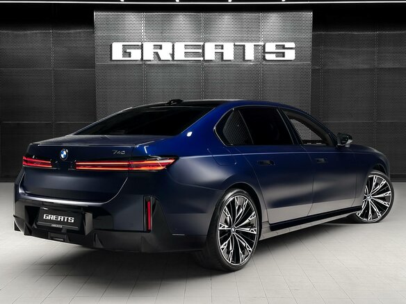 2026 BMW 7 серии 740 xDrive VII (G70) Рестайлинг, синий, 26500000 рублей - вид 5