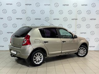 2010 Renault Sandero I, бежевый, 510000 рублей, вид 4