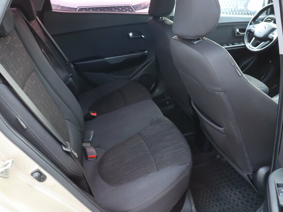 2013 Kia Rio 4-speed III, бежевый - вид 11