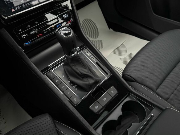 2025 Skoda Superb III Рестайлинг, чёрный, 3290000 рублей - вид 10