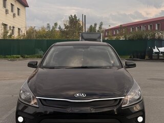 2018 Kia Rio IV, чёрный, 1550000 рублей, вид 2