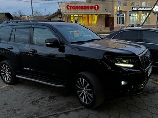 2021 Toyota Land Cruiser Prado 150 Series Рестайлинг 3, чёрный, 5900000 рублей, вид 3