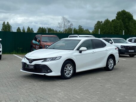 Toyota Camry VIII (XV70)