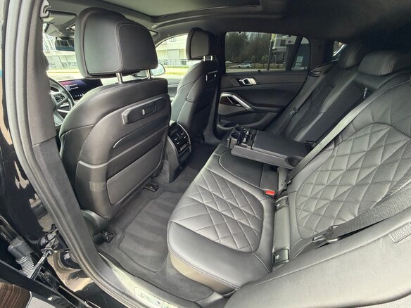 2023 BMW X6 40i III (G06) Рестайлинг, чёрный, 6400000 рублей - вид 12