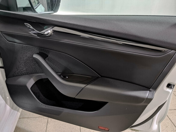 2021 Skoda Octavia IV (A8), белый, 2060000 рублей - вид 24