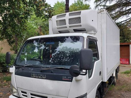 2005 Isuzu Elf (N-series), белый, 1650000 рублей, вид 1