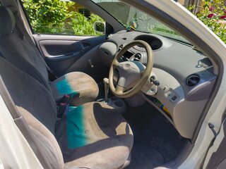 2002 Toyota Platz, белый, 170000 рублей, вид 4