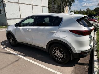 2019 Kia Sportage IV Рестайлинг, белый, 2700000 рублей, вид 5