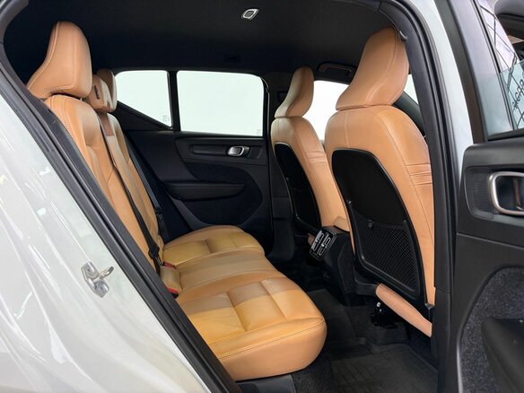 2021 Volvo XC40 I, белый, 3399000 рублей - вид 10