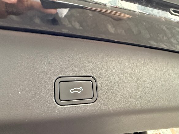 2025 Geely Monjaro (Xingyue L) I Рестайлинг (China Market), чёрный, 3749000 рублей - вид 33