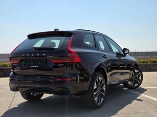 2026 Volvo XC60 II Рестайлинг 2, пурпурный, 7699750 рублей, вид 4