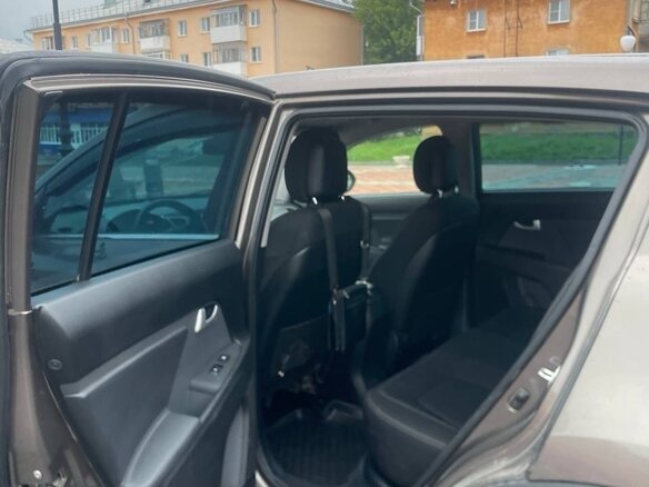 2015 Kia Sportage III Рестайлинг, коричневый, 1600000 рублей - вид 8
