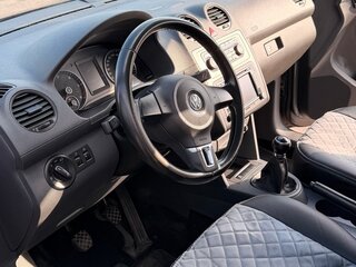 2011 Volkswagen Caddy III Рестайлинг, серебристый, 1350000 рублей, вид 5