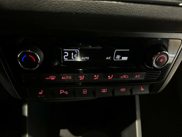 2021 Volkswagen Polo VI, красный - вид 11