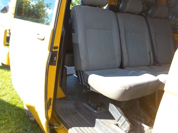 2004 Volkswagen Transporter T5, жёлтый, 1150000 рублей - вид 9