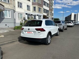 2017 Volkswagen Tiguan II, белый, 2450000 рублей, вид 3