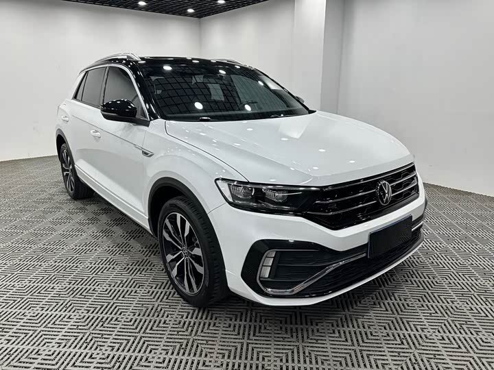 Открыть фотографии: Volkswagen T-Roc I (China Market)