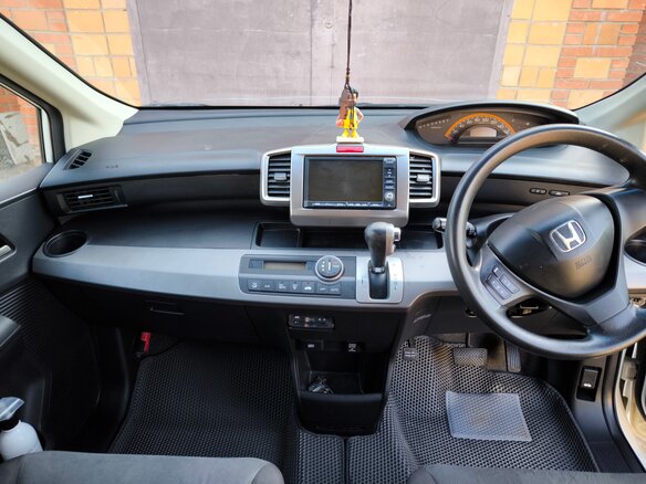 2010 Honda Freed Spike I Рестайлинг, белый, 925000 рублей - вид 5