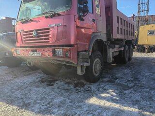 2022 Sinotruk Howo ZZ3327, красный, 3498375 рублей, вид 2