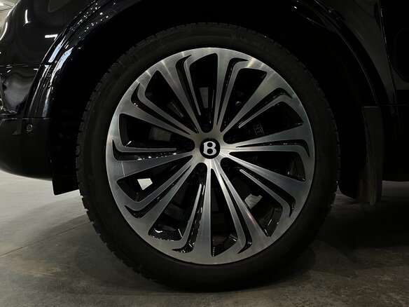 2017 Bentley Bentayga I, чёрный - вид 37