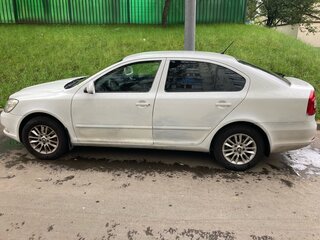 2012 Skoda Octavia II (A5) Рестайлинг, белый, 600000 рублей, вид 4
