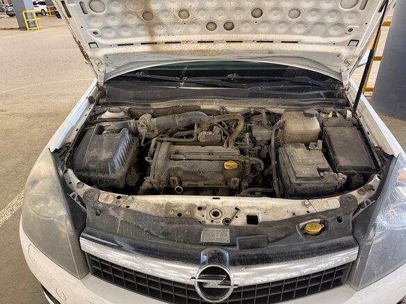 2009 Opel Astra GTC H Рестайлинг, белый, 335000 рублей - вид 21