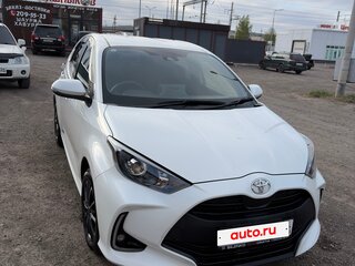 2021 Toyota Yaris IV, белый, 1450000 рублей, вид 1