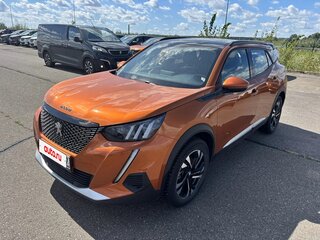 2023 Peugeot 2008 II, оранжевый, 2175000 рублей, вид 3