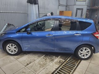 2017 Nissan Note e-Power II Рестайлинг, синий, 980000 рублей, вид 4