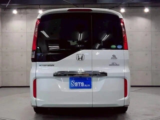 2015 Honda Stepwgn V, белый, 1219027 рублей, вид 4