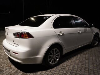 2012 Mitsubishi Lancer X Рестайлинг, белый, 750000 рублей, вид 5