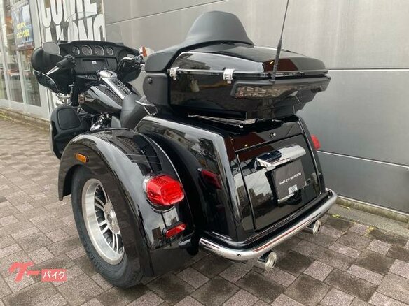 2024 Harley-Davidson Tri Glide, чёрный, 5450000 рублей - вид 6