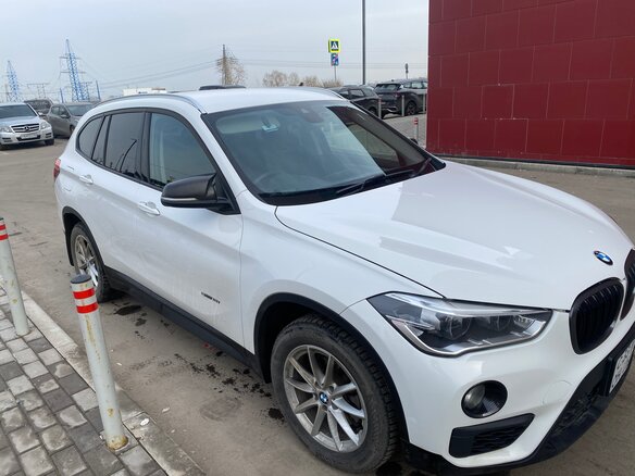 2015 BMW X1 18i sDrive II (F48), белый, 1500000 рублей - вид 3