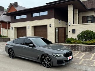 2021 BMW 5 серии 520d xDrive VII (G30/G31/G38) Рестайлинг, серый, 4300000 рублей, вид 1