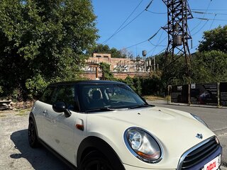 2015 Mini Hatch Cooper III (F55/F56), белый, 1620000 рублей, вид 2