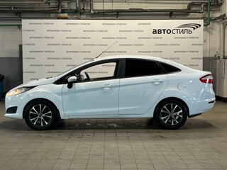2015 Ford Fiesta Mk6 Рестайлинг, белый, 569000 рублей, вид 2