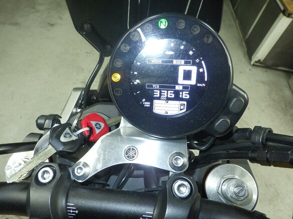 2016 Yamaha XSR900, жёлтый - вид 6
