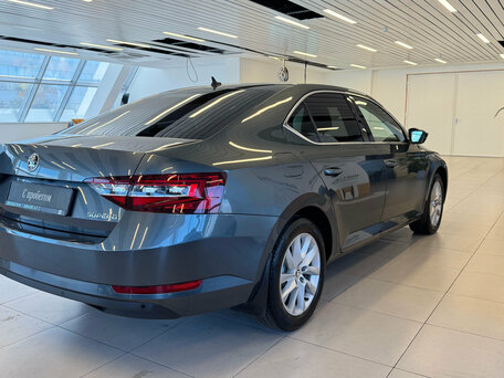 2019 Skoda Superb III, серый, 1953000 рублей, вид 2