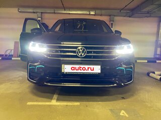 2021 Volkswagen Tiguan II Рестайлинг, чёрный, 4350000 рублей, вид 2