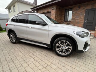 2019 BMW X1 18d xDrive II (F48) Рестайлинг, белый, 3500000 рублей, вид 3