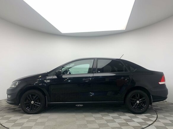 2016 Volkswagen Polo V Рестайлинг, чёрный, 1067000 рублей - вид 3